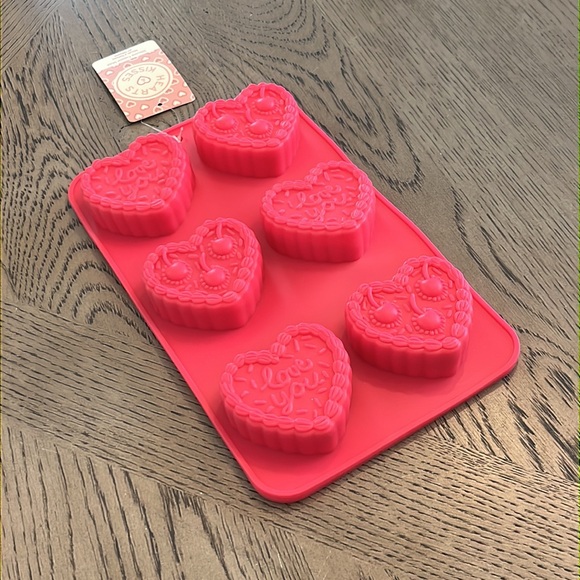 Valentine’s Day Mini Cakes Heart Shaped Silicone Baking Cake Mold Pink New - Picture 2 of 4